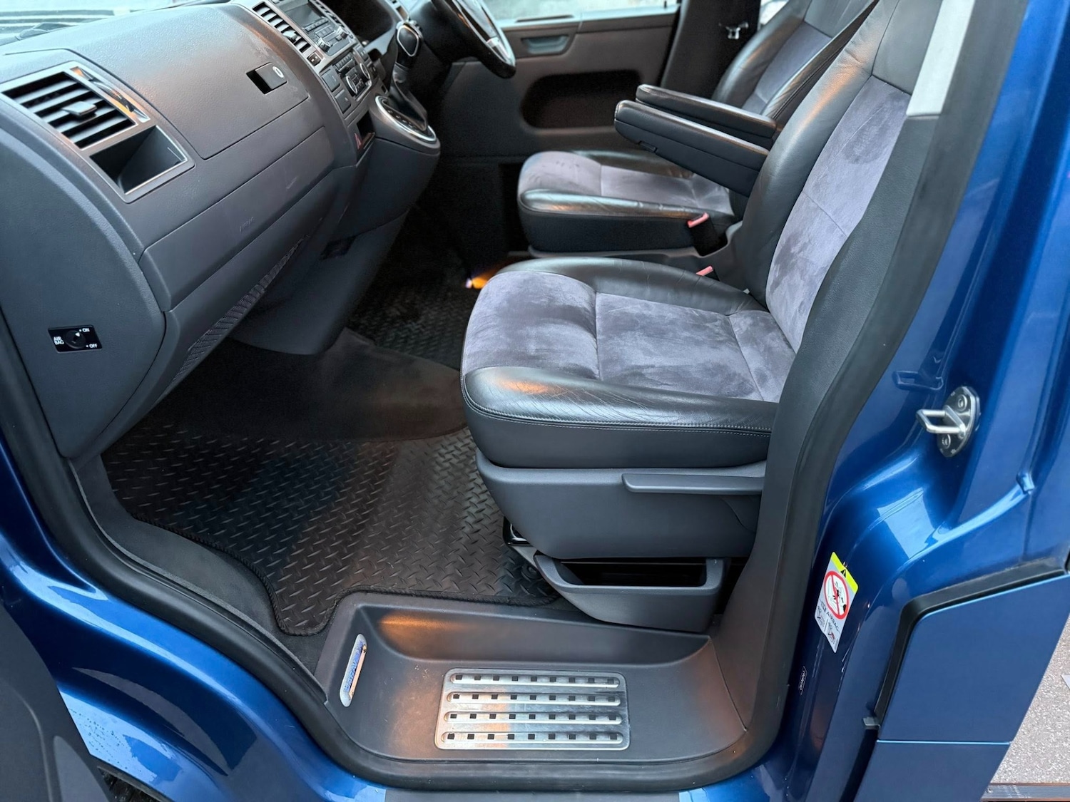 Used Volkswagen Caravelle 2013 for sale - 77742551: Photo 19