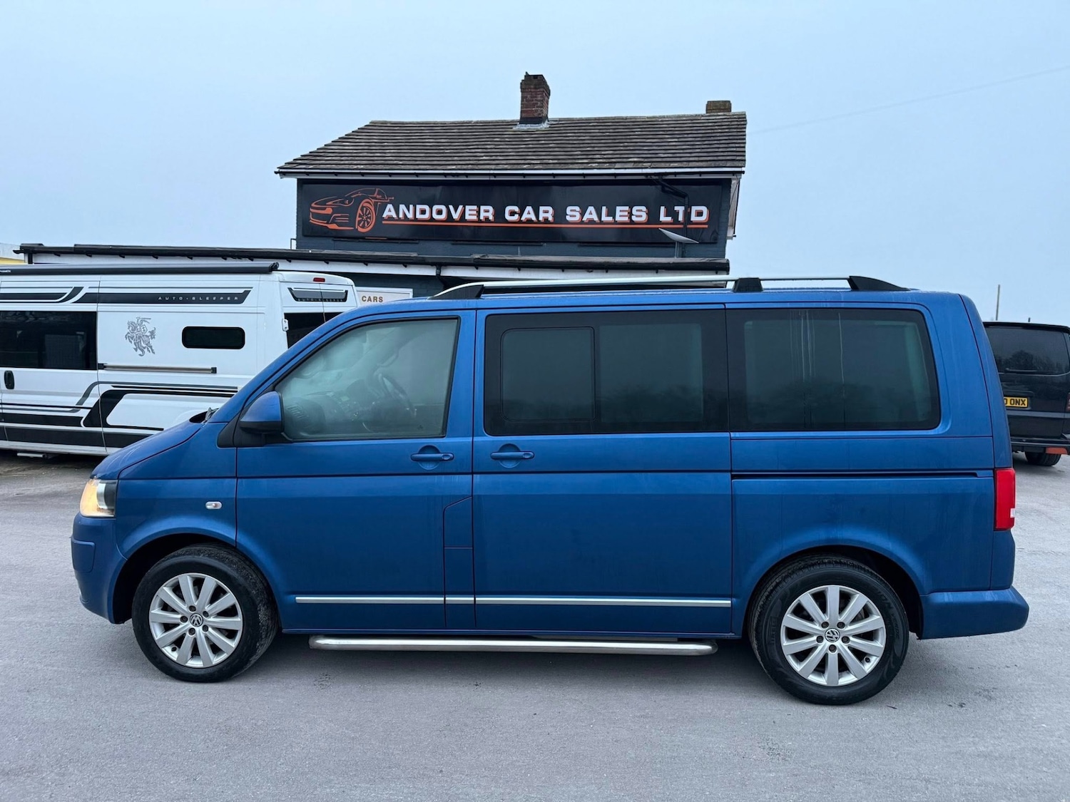 Used Volkswagen Caravelle 2013 for sale - 77742551: Photo 2