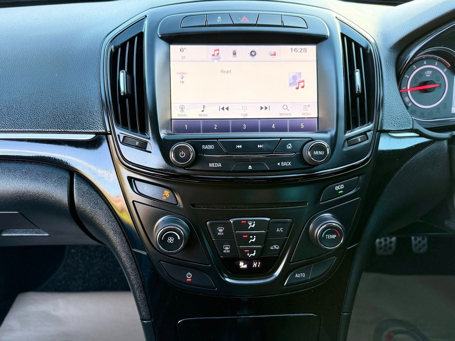 Used Vauxhall Insignia 2015 for sale - 76776474: Photo 20