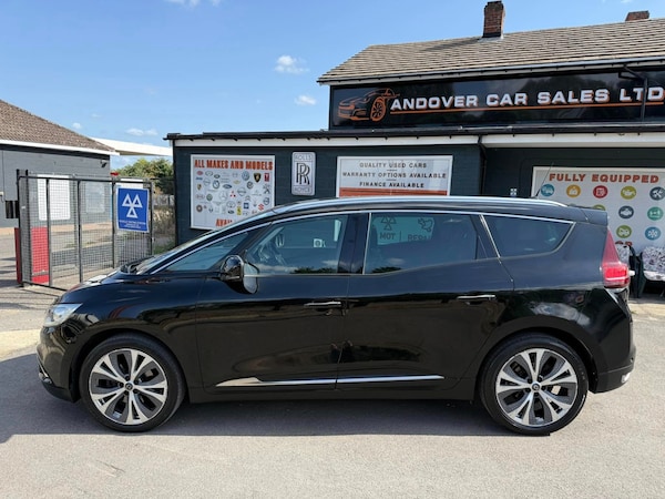 Used Renault Grand Scenic 2017 for sale - 75249411: Photo 2