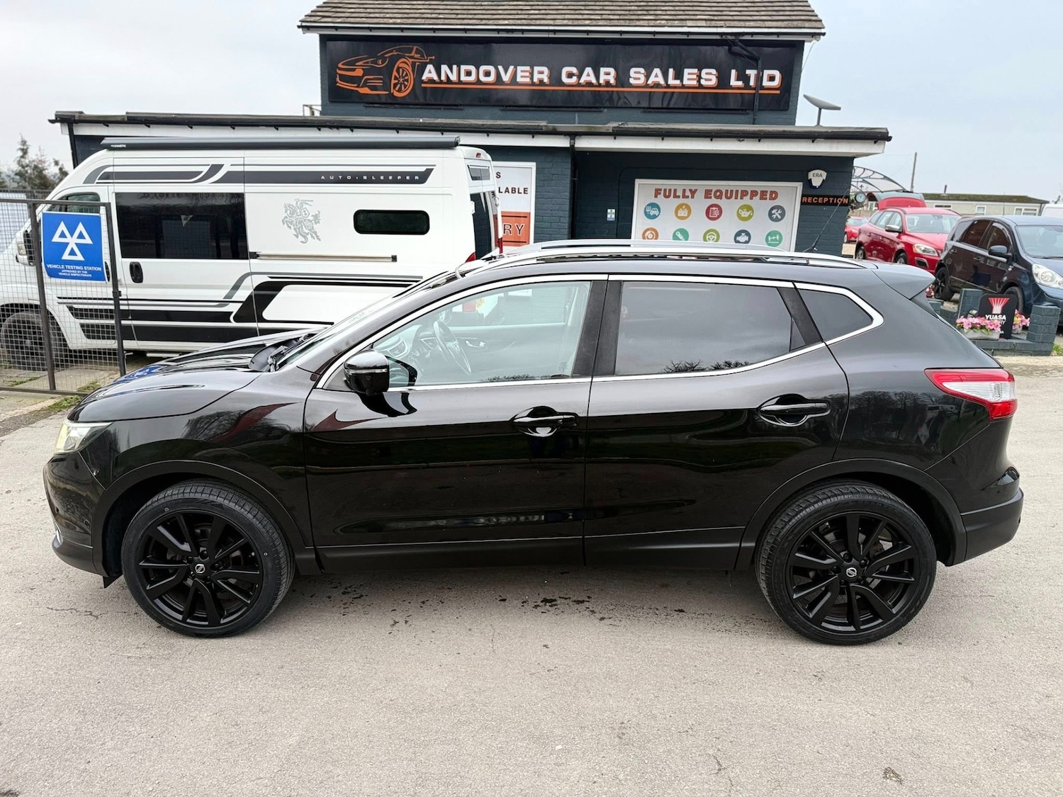 Used Nissan Qashqai 2015 for sale - 77036137: Photo 2