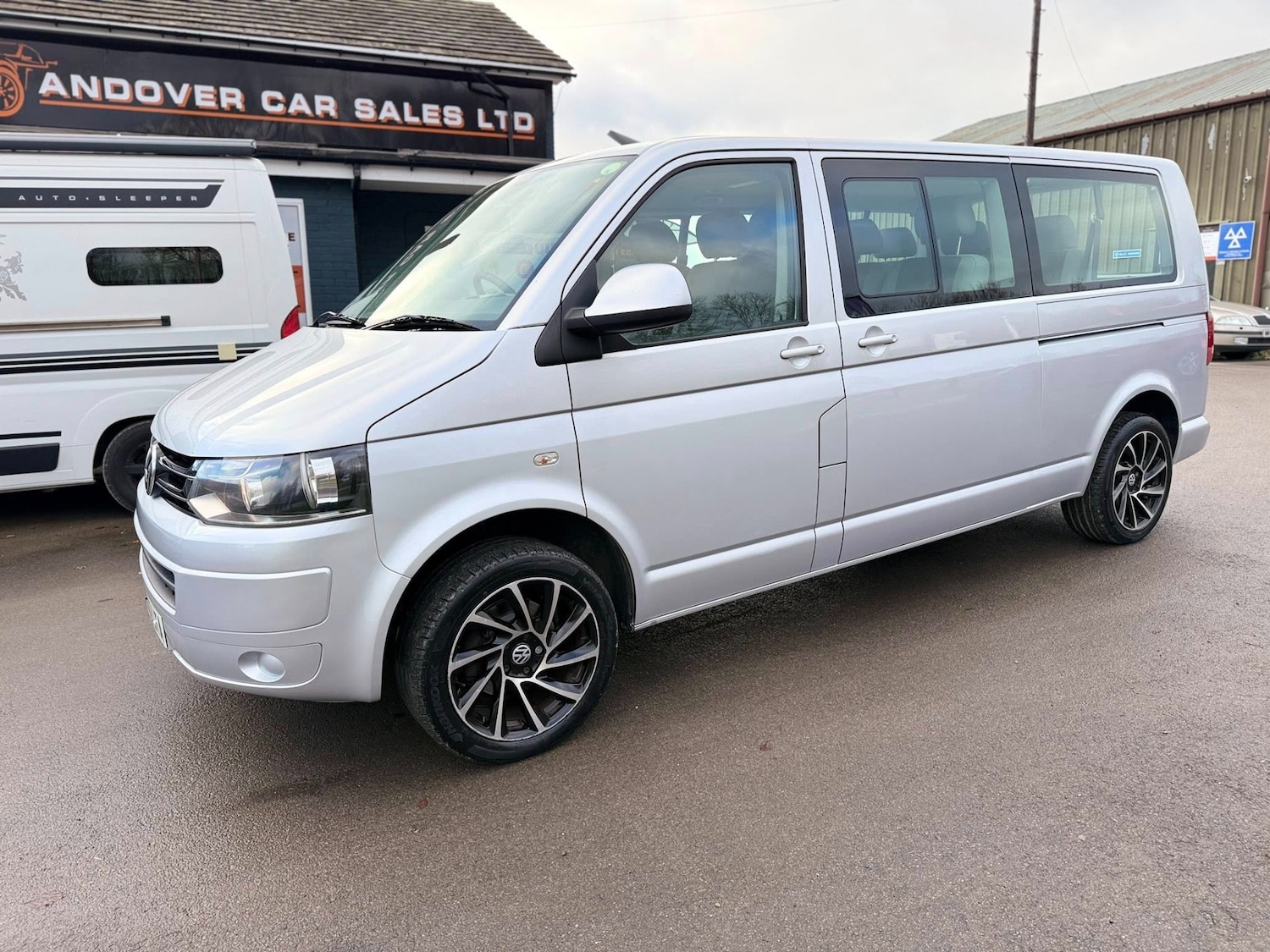 Used Volkswagen Transporter Shuttle 2012 for sale - 76905718: Photo 1