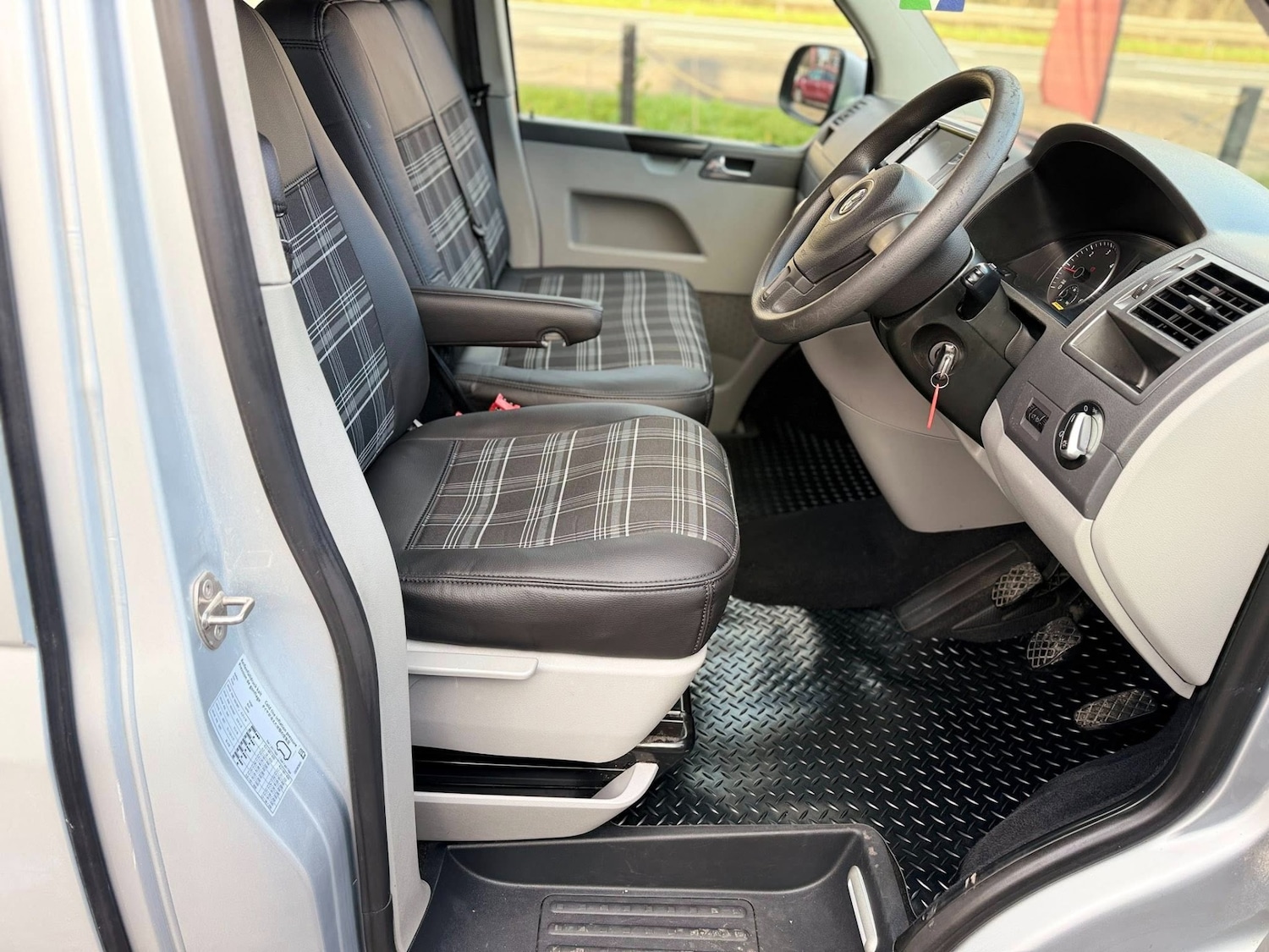 Used Volkswagen Transporter Shuttle 2012 for sale - 76905718: Photo 13