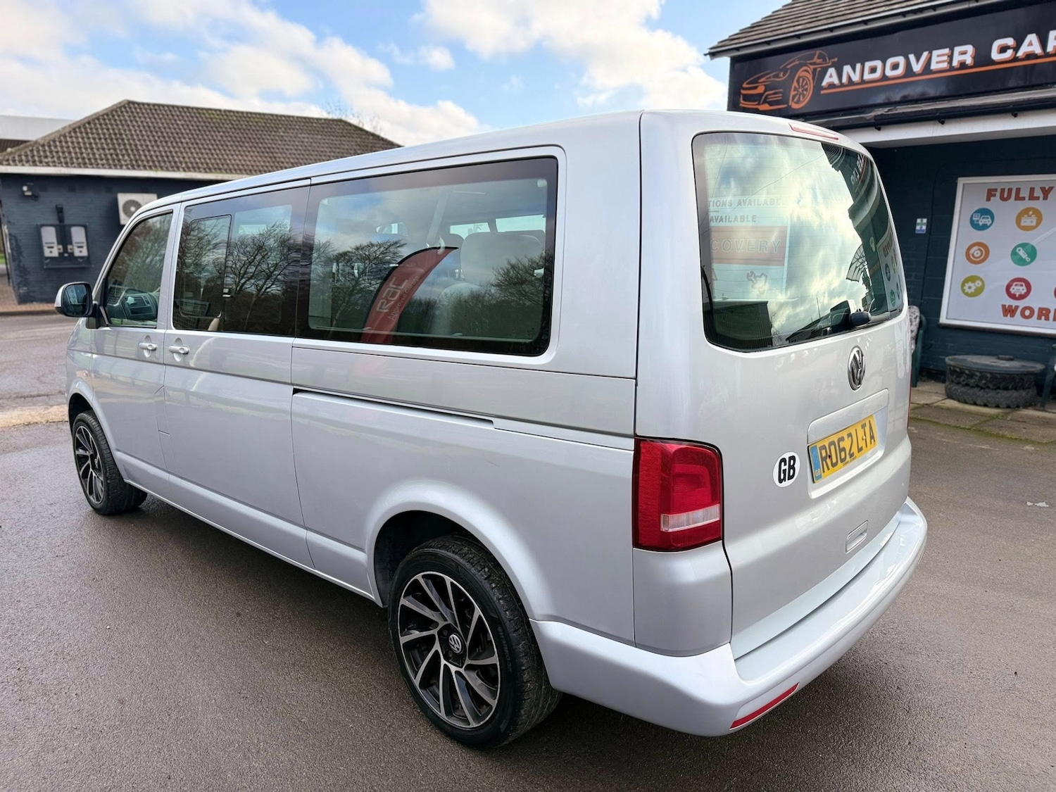 Used Volkswagen Transporter Shuttle 2012 for sale - 76905718: Photo 3