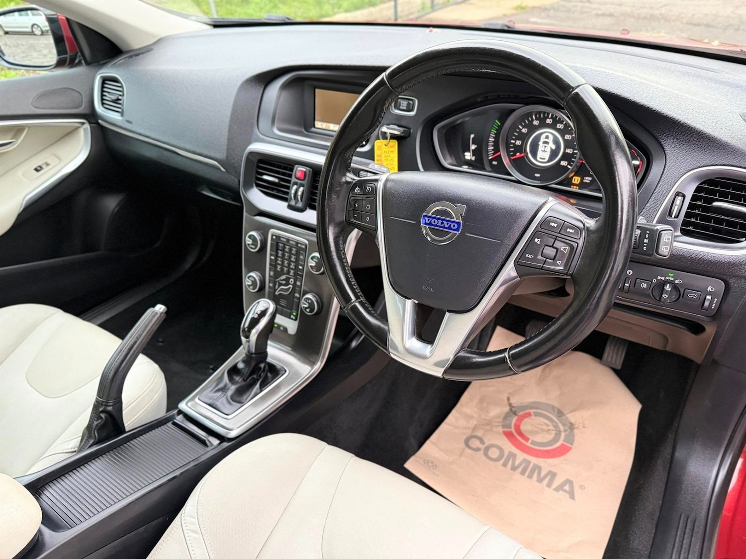 Used Volvo V40 2013 for sale - 76402282: Photo 15