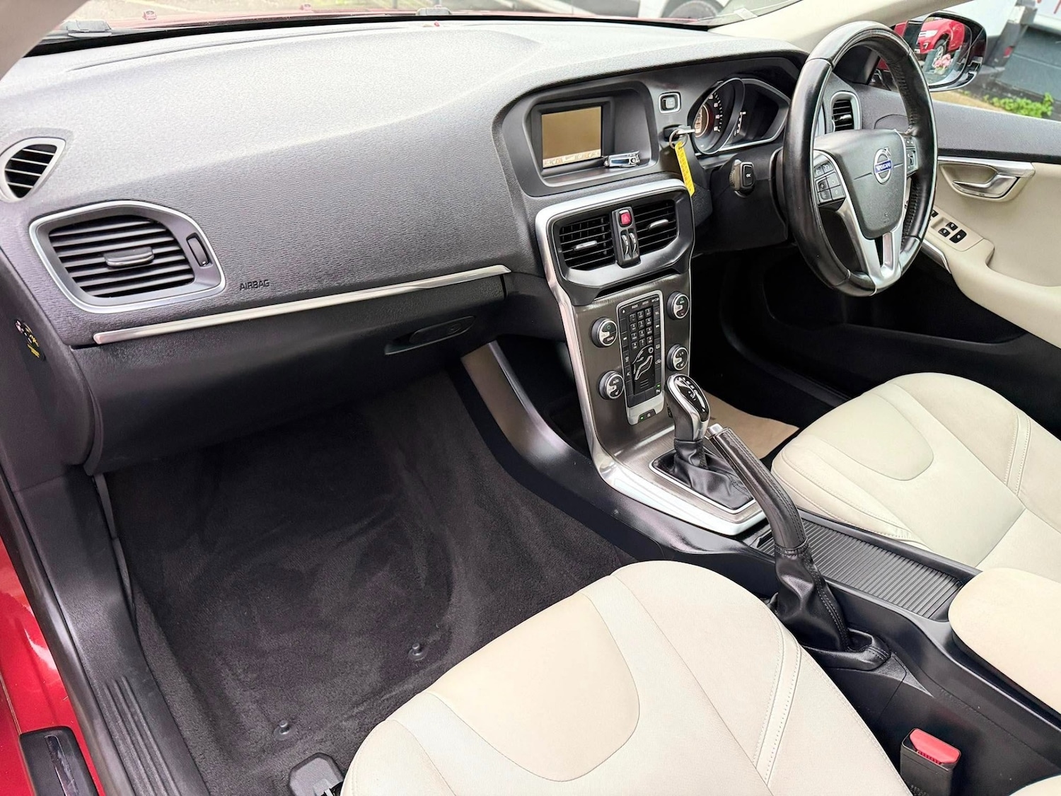 Used Volvo V40 2013 for sale - 76402282: Photo 20