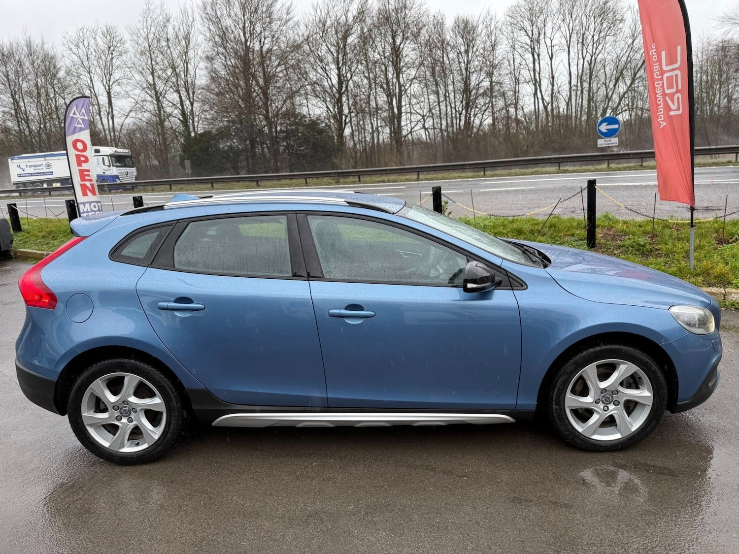 Used Volvo V40 2016 for sale - 77208203: Photo 7