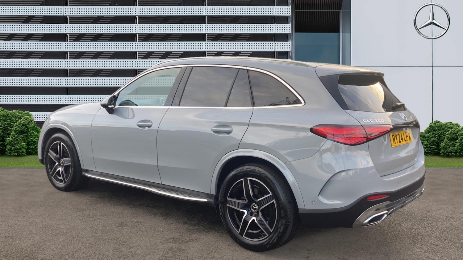 Used Mercedes-Benz GLC 2024 for sale - 76612525: Photo 2