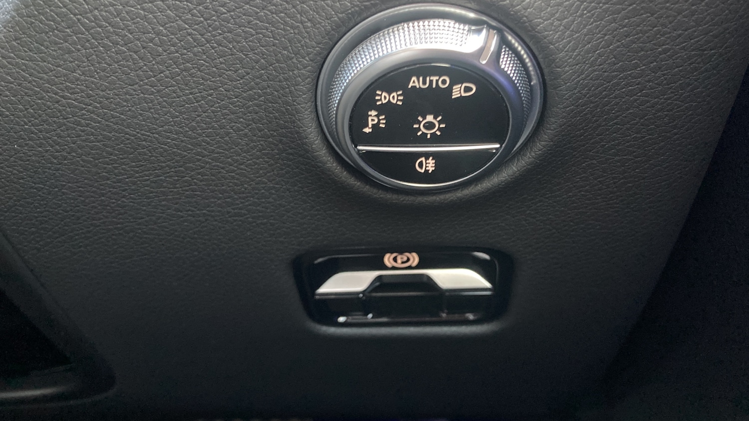 Used Mercedes-Benz GLC 2024 for sale - 76612525: Photo 24