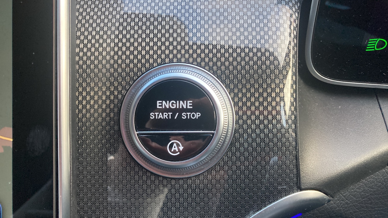 Used Mercedes-Benz GLC 2024 for sale - 76612525: Photo 25