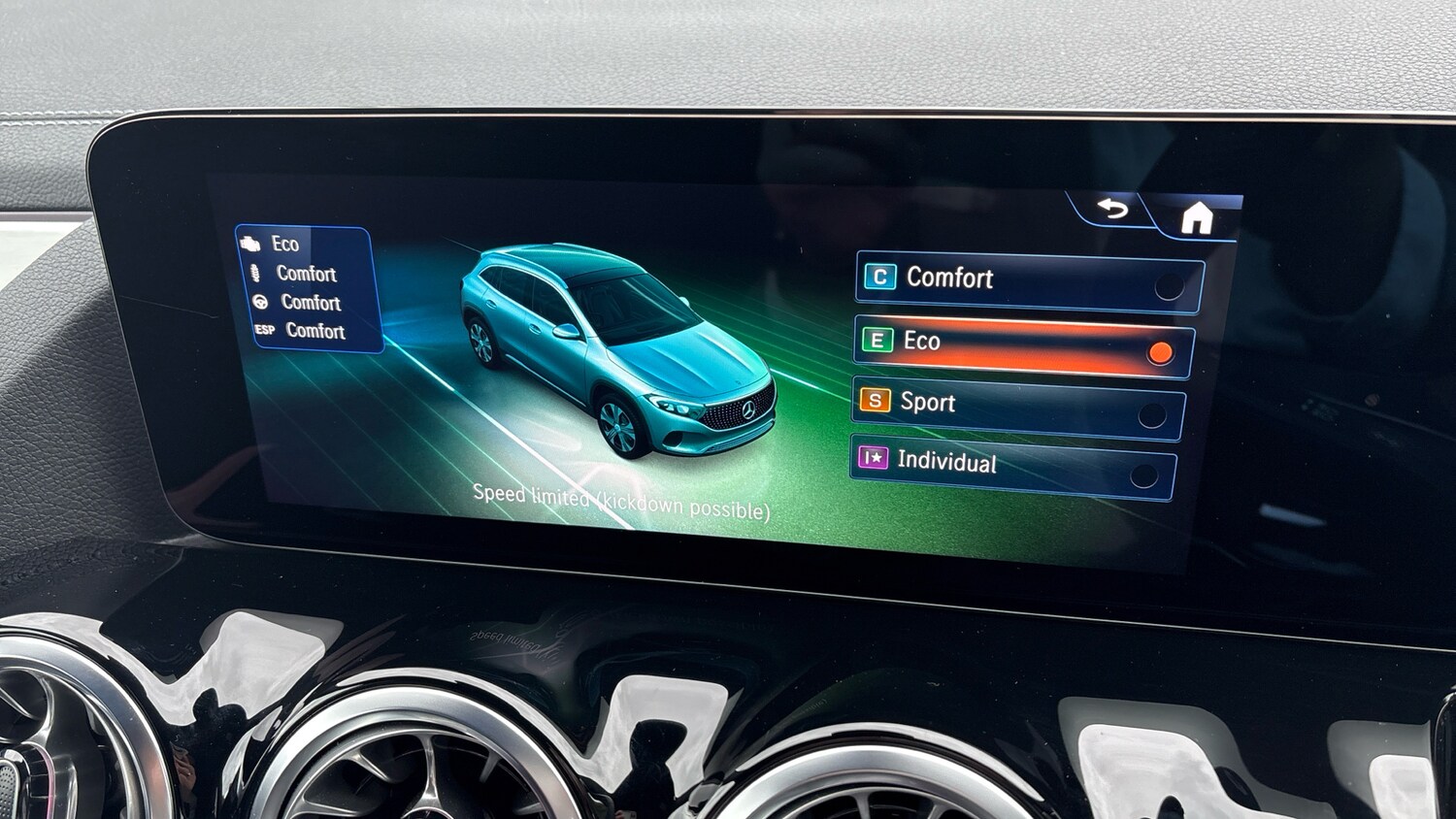 Used Mercedes-Benz EQA 2025 for sale - 76329905: Photo 32