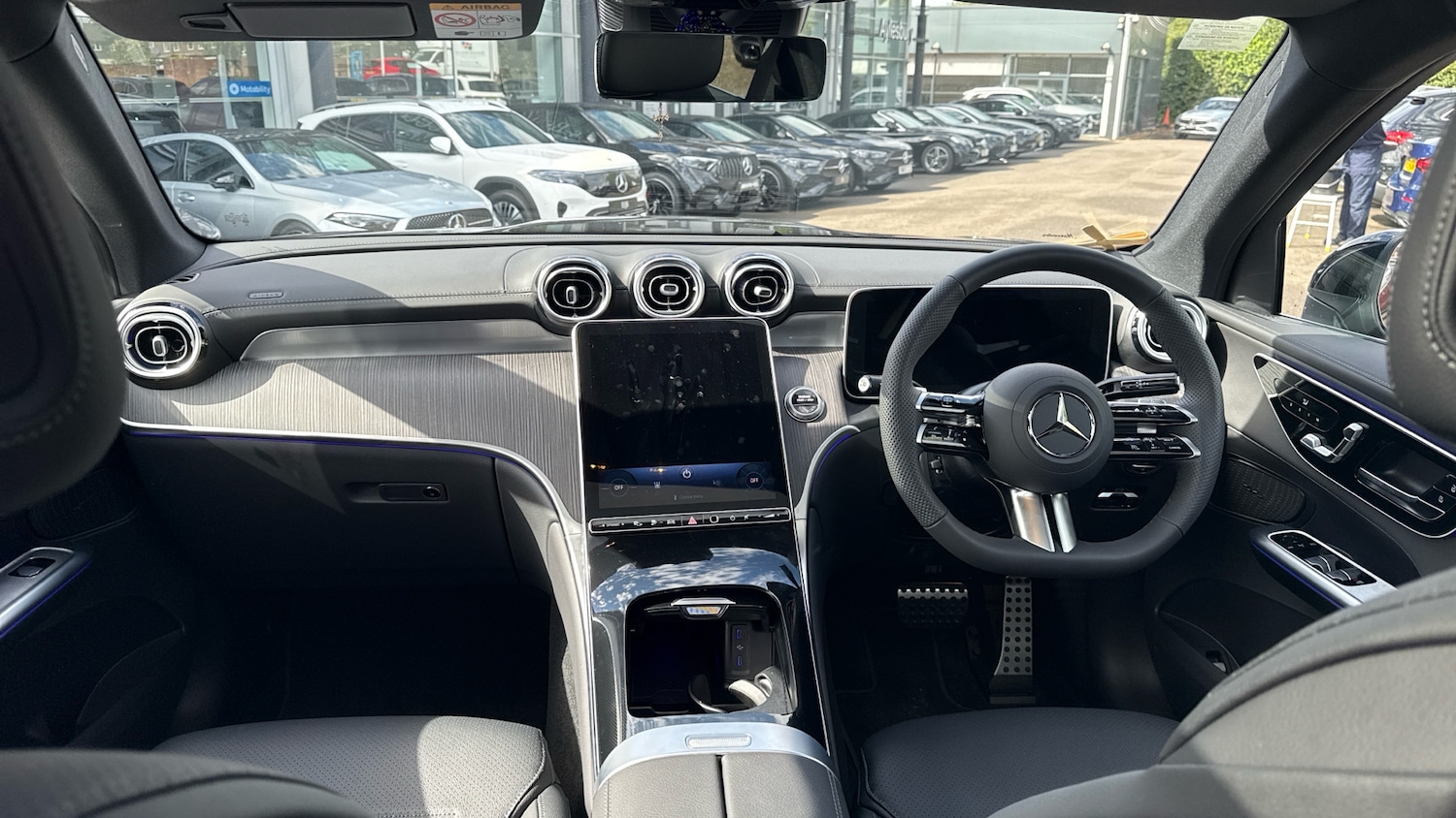 Used Mercedes-Benz GLC 2025 for sale - 76611142: Photo 10