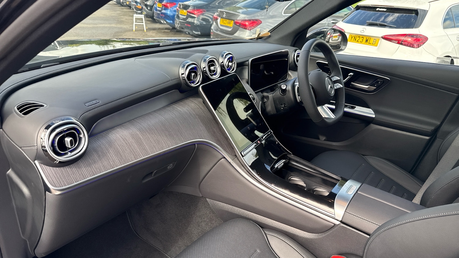 Used Mercedes-Benz GLC 2025 for sale - 76611142: Photo 9