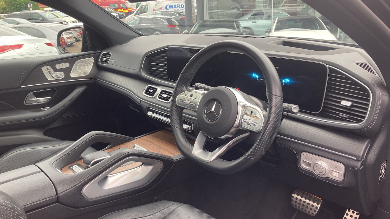 Used Mercedes-Benz GLE 2023 for sale - 76384871: Photo 11