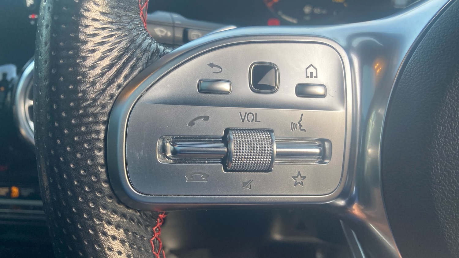 Used Mercedes-Benz GLB 2023 for sale - 76627903: Photo 32