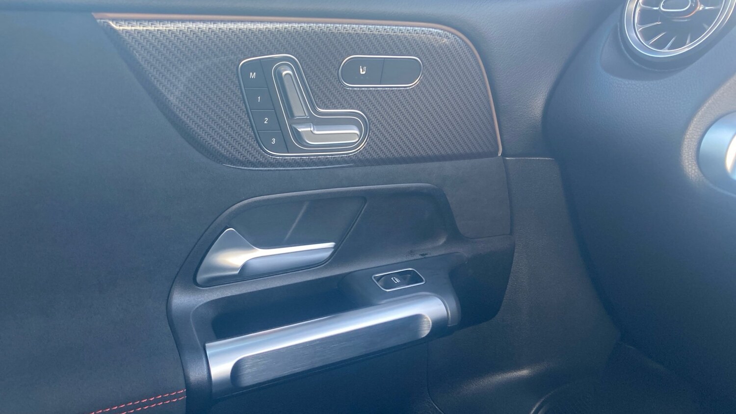 Used Mercedes-Benz GLB 2023 for sale - 76627903: Photo 40