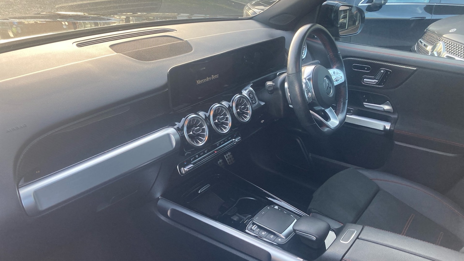 Used Mercedes-Benz GLB 2023 for sale - 76627903: Photo 9