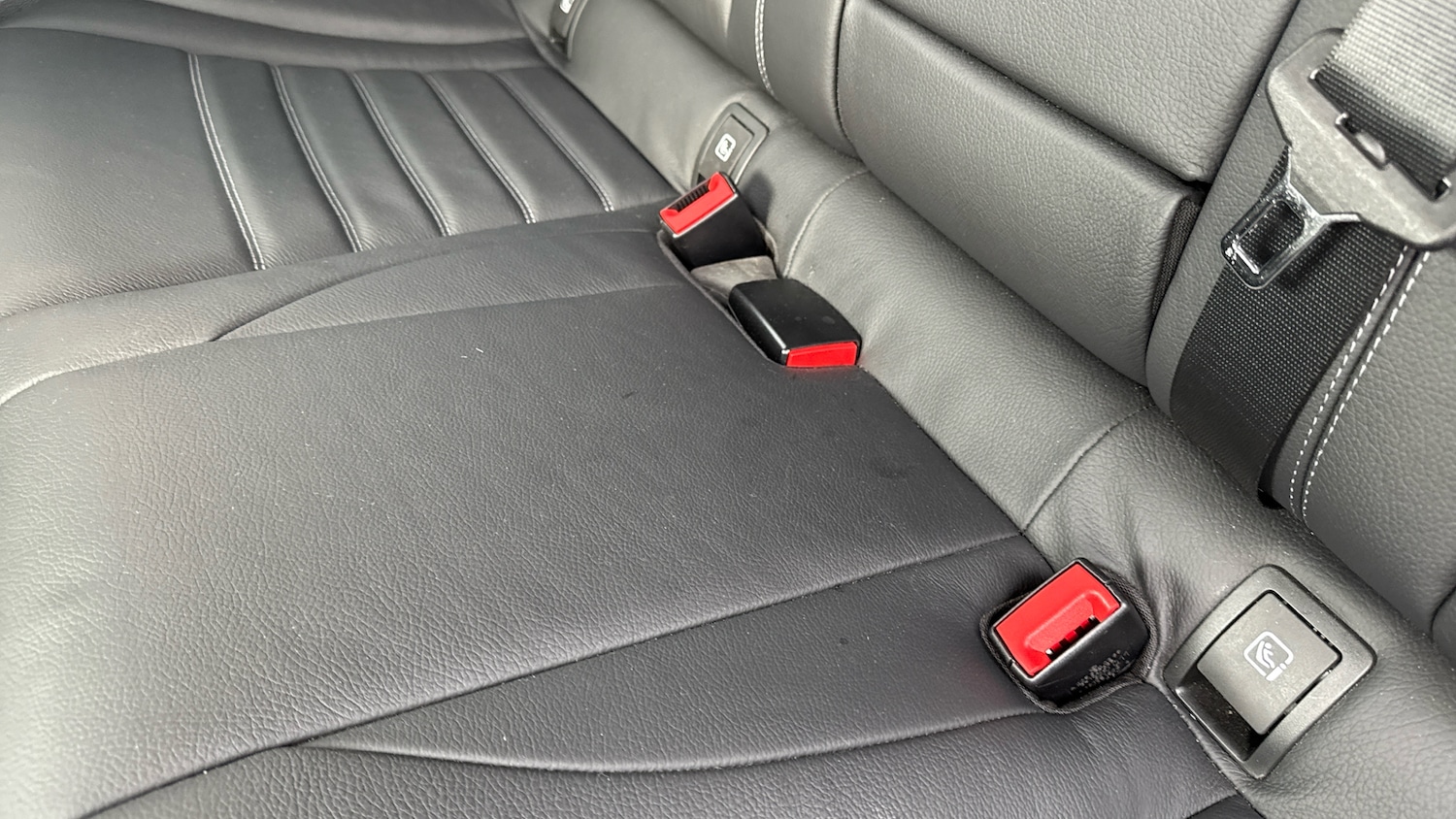 Used Mercedes-Benz EQC 2022 for sale - 76565368: Photo 17