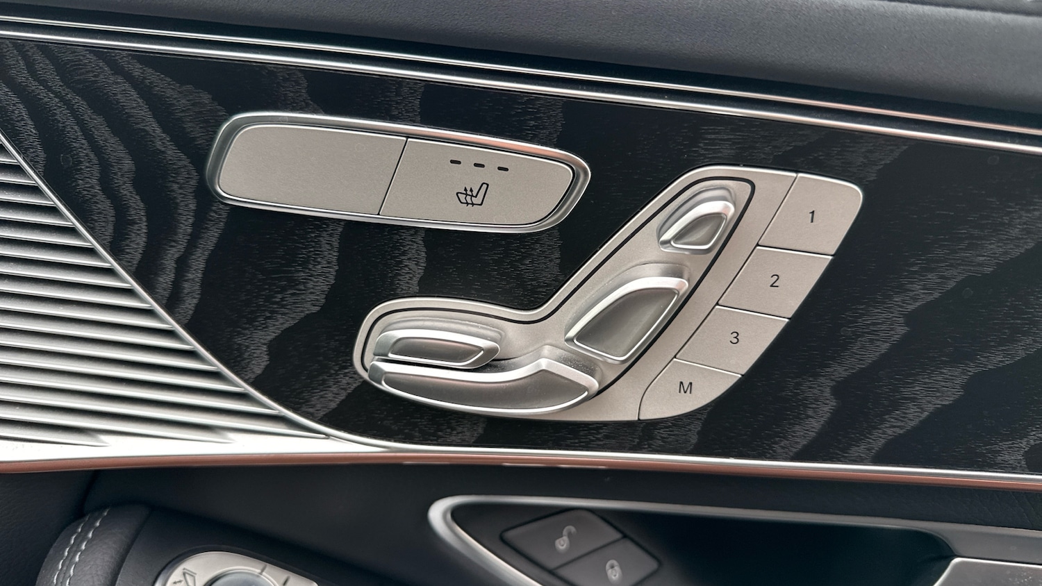 Used Mercedes-Benz EQC 2022 for sale - 76565368: Photo 31