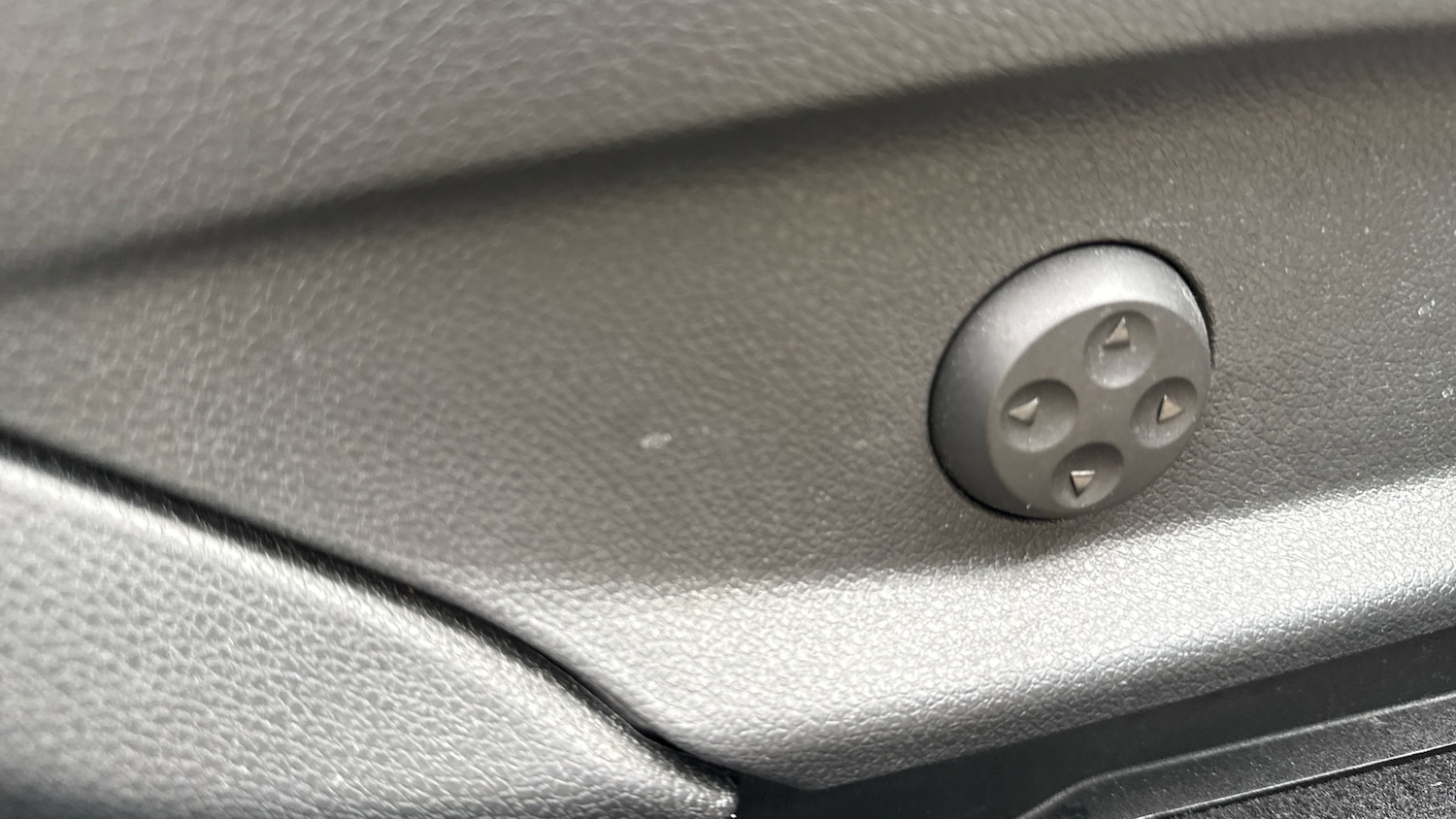 Used Mercedes-Benz EQC 2022 for sale - 76565368: Photo 36