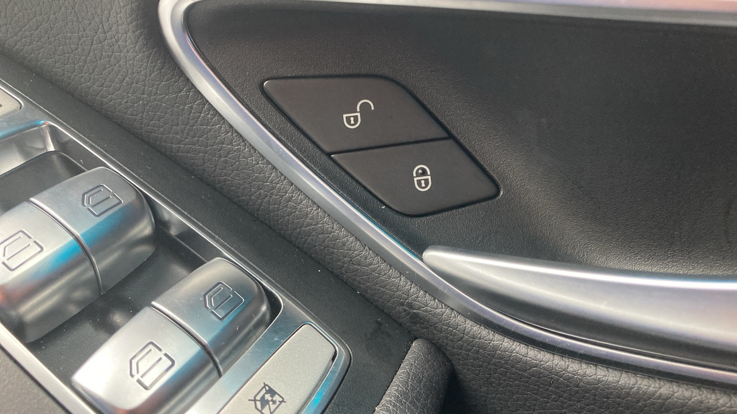 Used Mercedes-Benz EQC 2023 for sale - 77640015: Photo 25