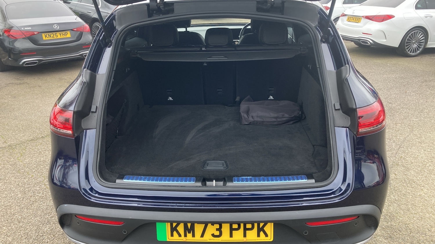 Used Mercedes-Benz EQC 2023 for sale - 77640015: Photo 4