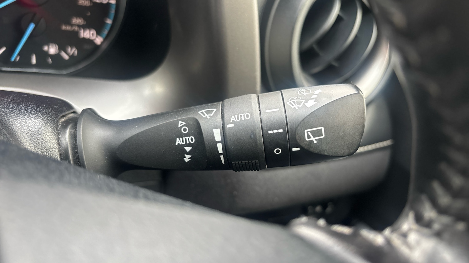 Used Toyota RAV4 2016 for sale - 77116415: Photo 28