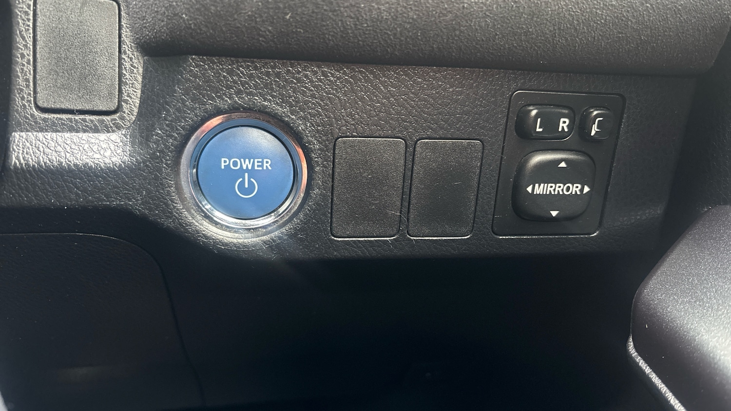 Used Toyota RAV4 2016 for sale - 77116415: Photo 30