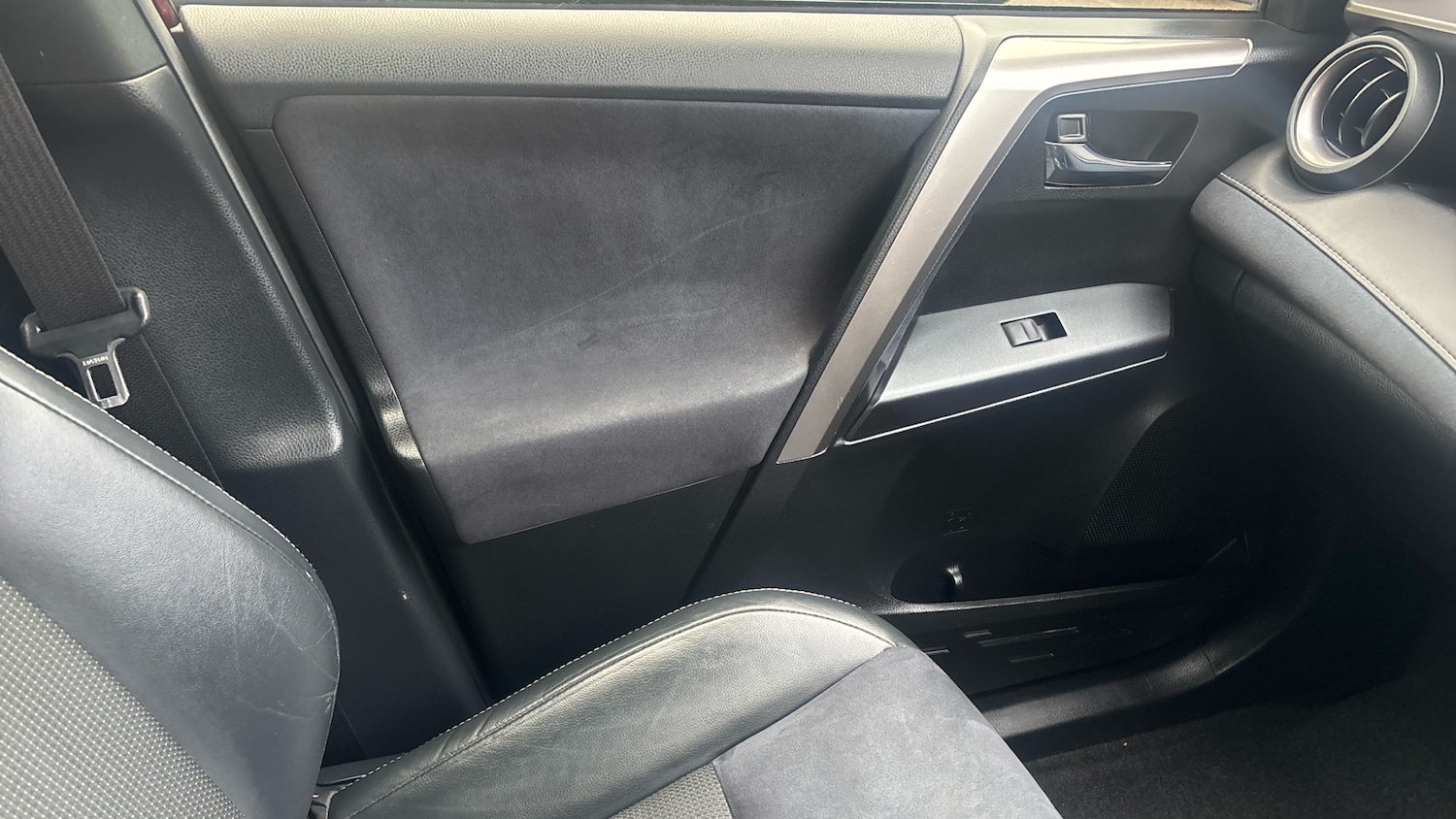 Used Toyota RAV4 2016 for sale - 77116415: Photo 36