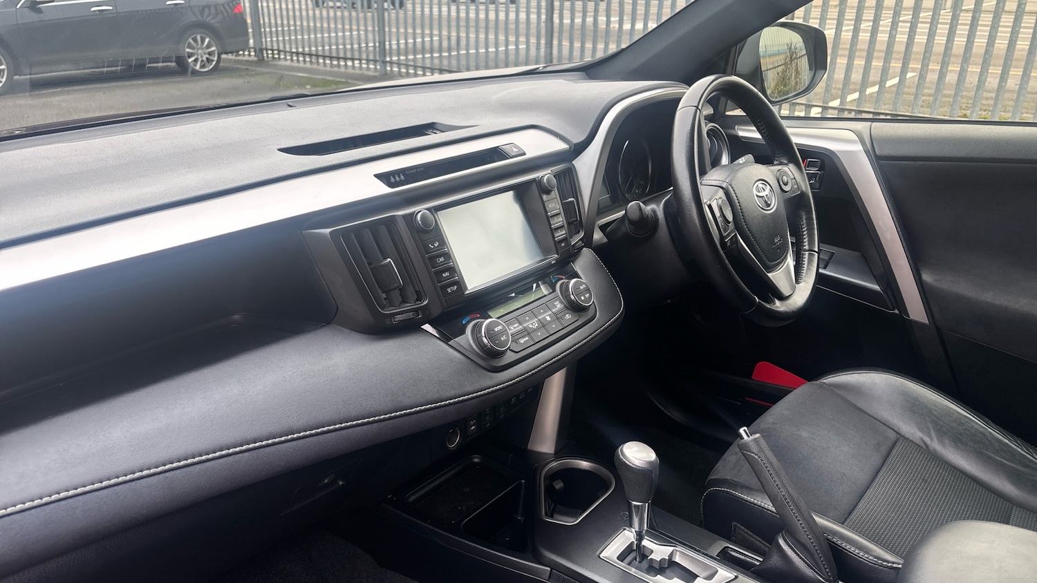 Used Toyota RAV4 2016 for sale - 77116415: Photo 9
