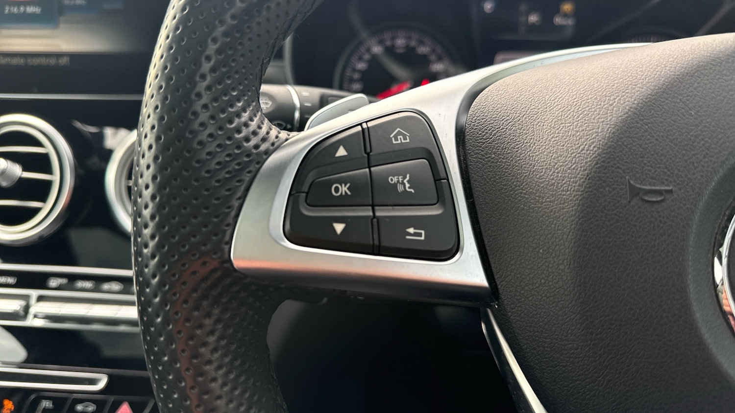 Used Mercedes-Benz C Class 2017 for sale - 76734965: Photo 29