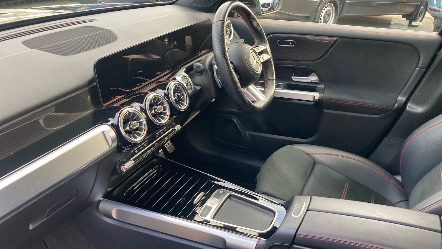 Used Mercedes-Benz GLB 2025 for sale - 76881477: Photo 9