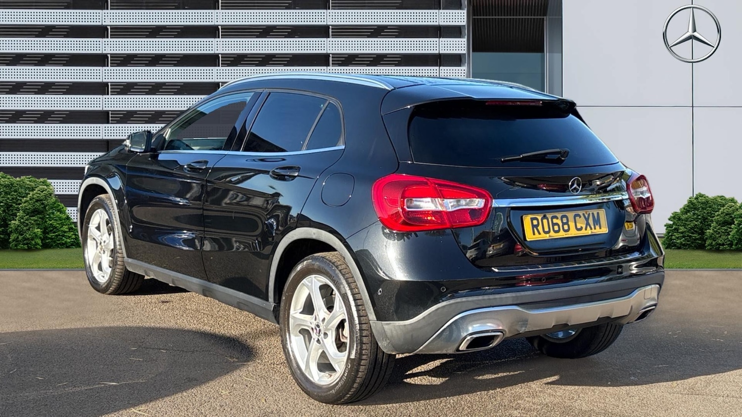 Used Mercedes-Benz GLA 2018 for sale - 76362850: Photo 2