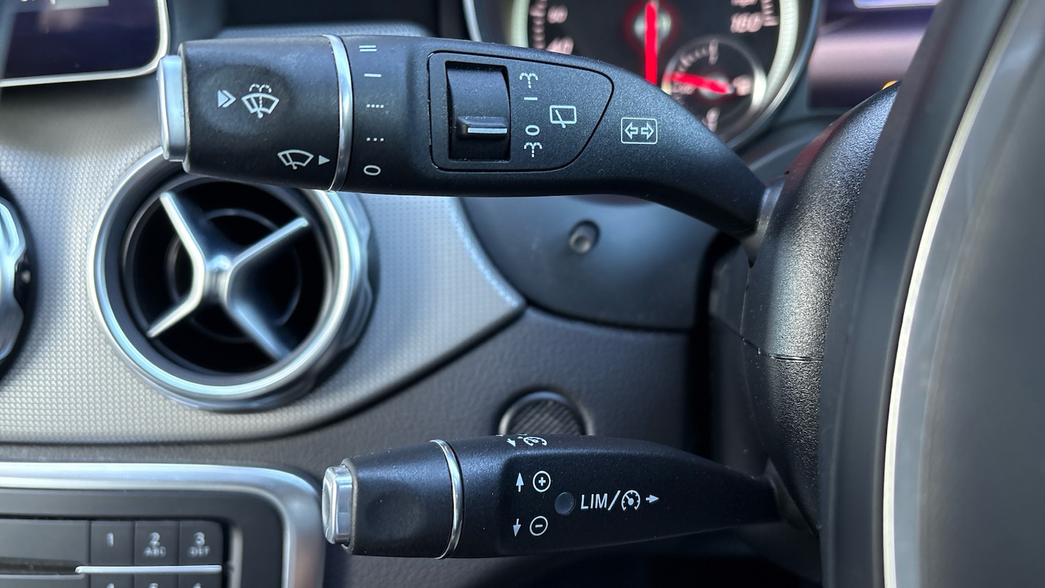 Used Mercedes-Benz GLA 2018 for sale - 76362850: Photo 32