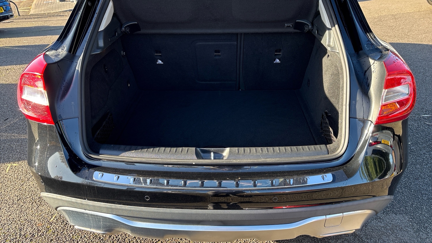 Used Mercedes-Benz GLA 2018 for sale - 76362850: Photo 4