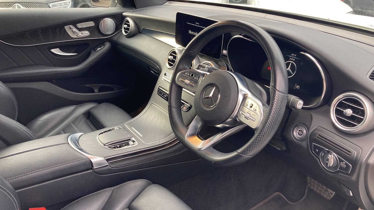 Used Mercedes-Benz GLC 2020 for sale - 76143067: Photo 11