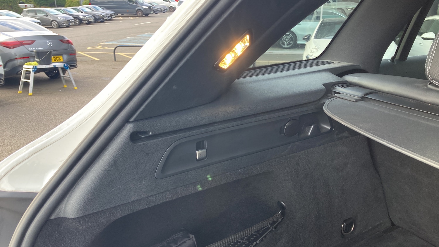 Used Mercedes-Benz GLC 2020 for sale - 76143067: Photo 40