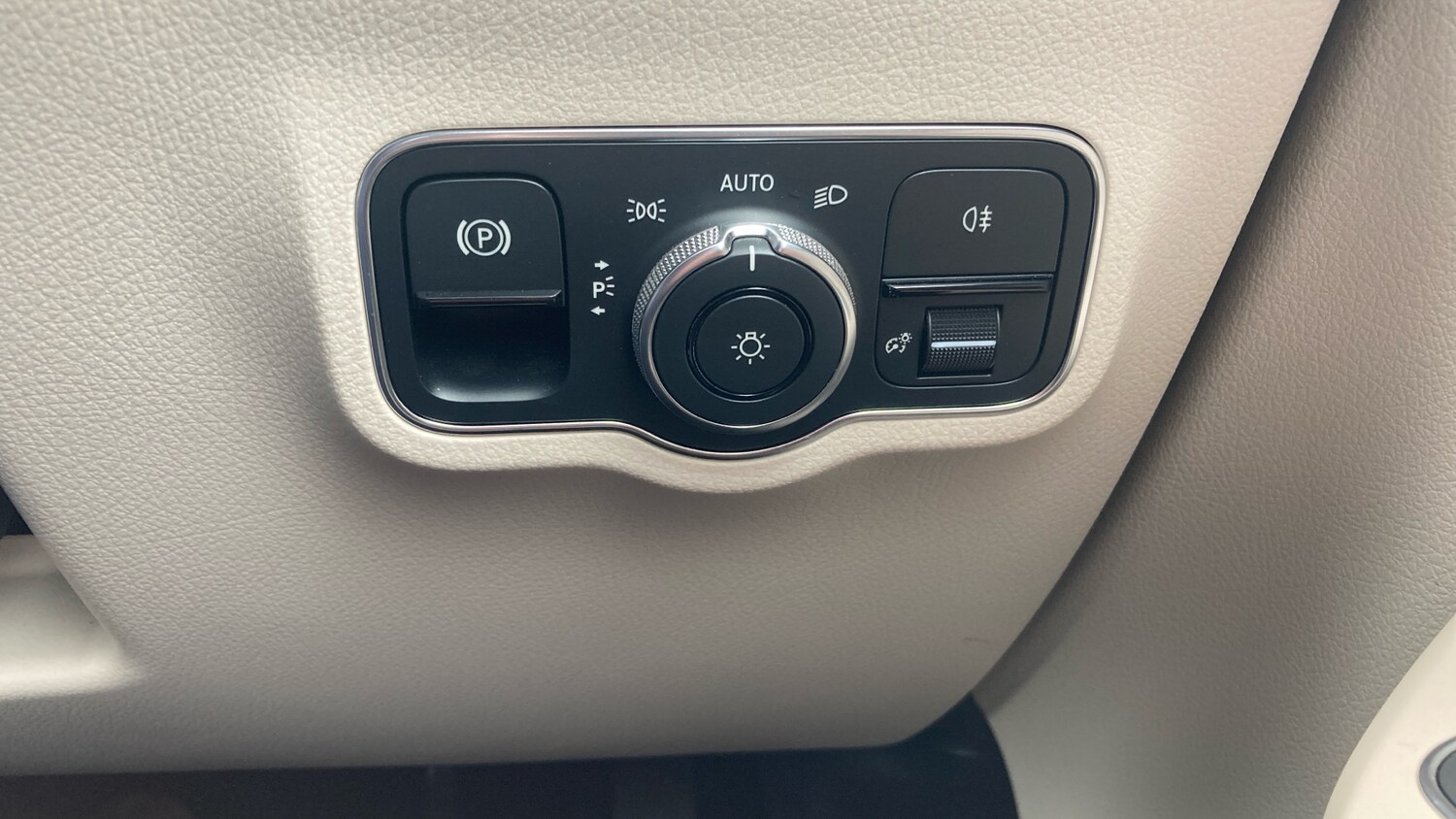 Used Mercedes-Benz EQA 2021 for sale - 76045937: Photo 30