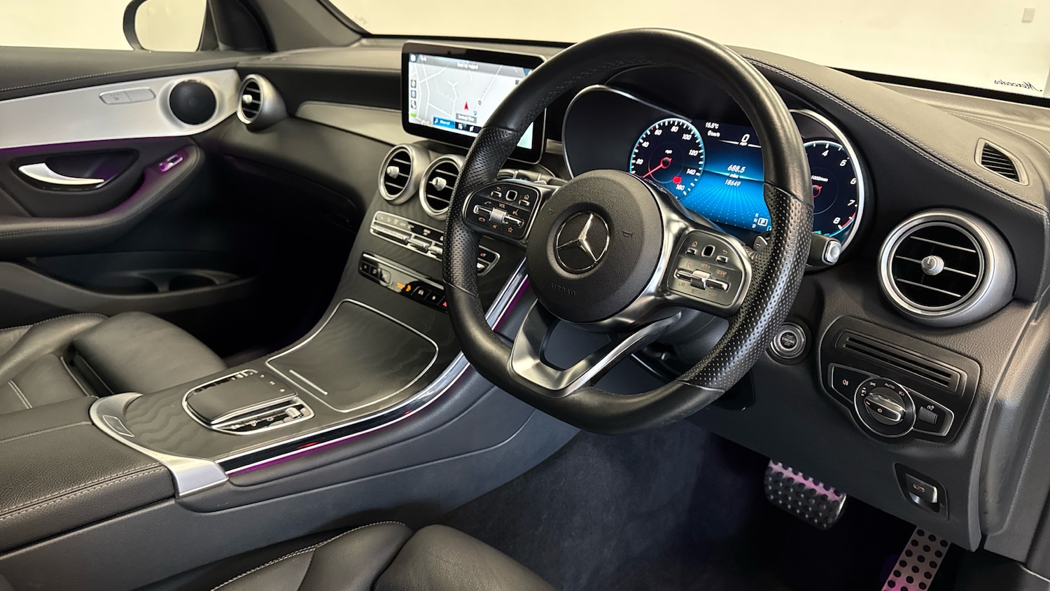 Used Mercedes-Benz GLC 2023 for sale - 76554904: Photo 11