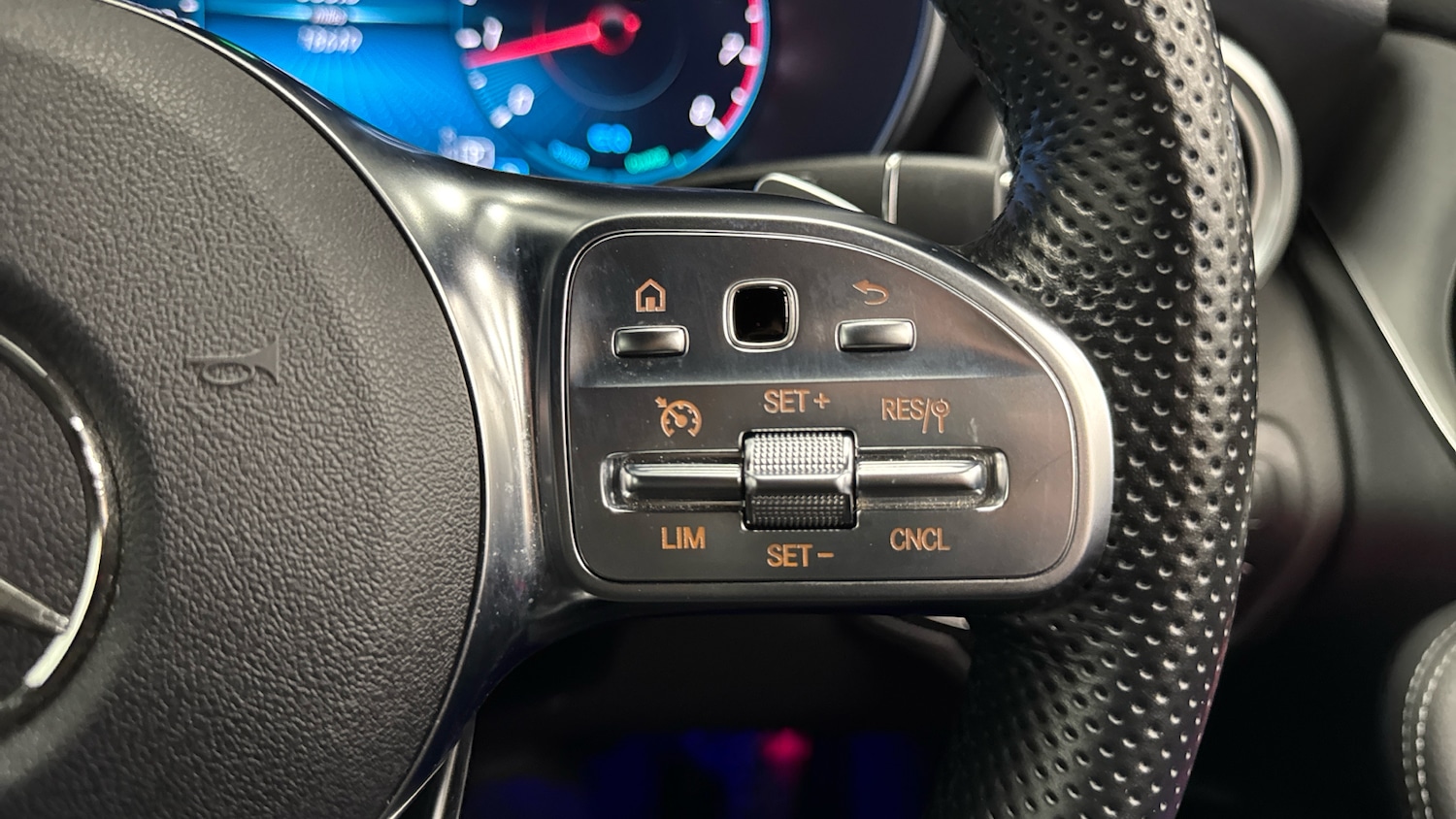 Used Mercedes-Benz GLC 2023 for sale - 76554904: Photo 31