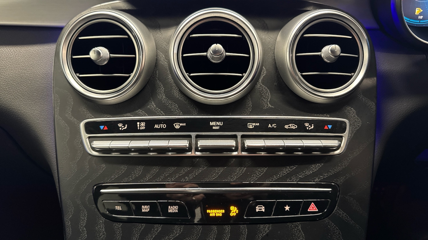 Used Mercedes-Benz GLC 2023 for sale - 76554904: Photo 33