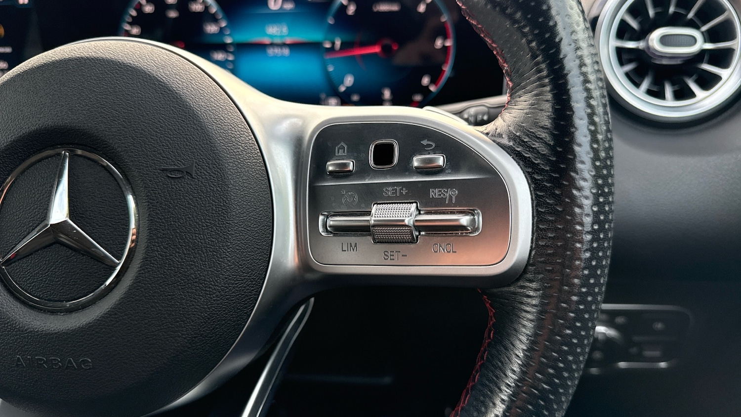 Used Mercedes-Benz GLB 2020 for sale - 76565366: Photo 23