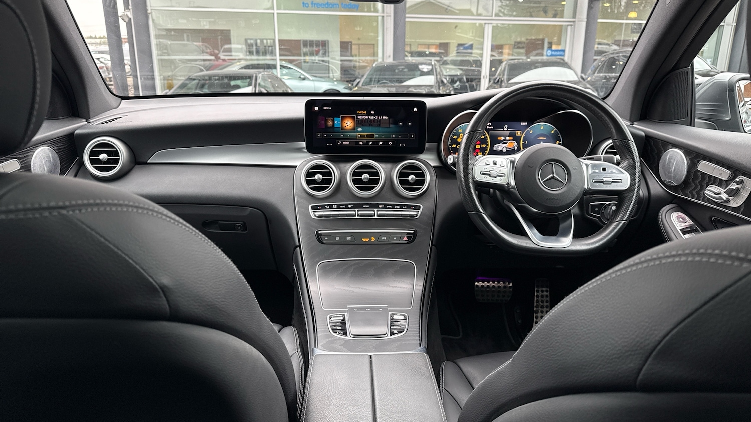 Used Mercedes-Benz GLC 2019 for sale - 76263189: Photo 10