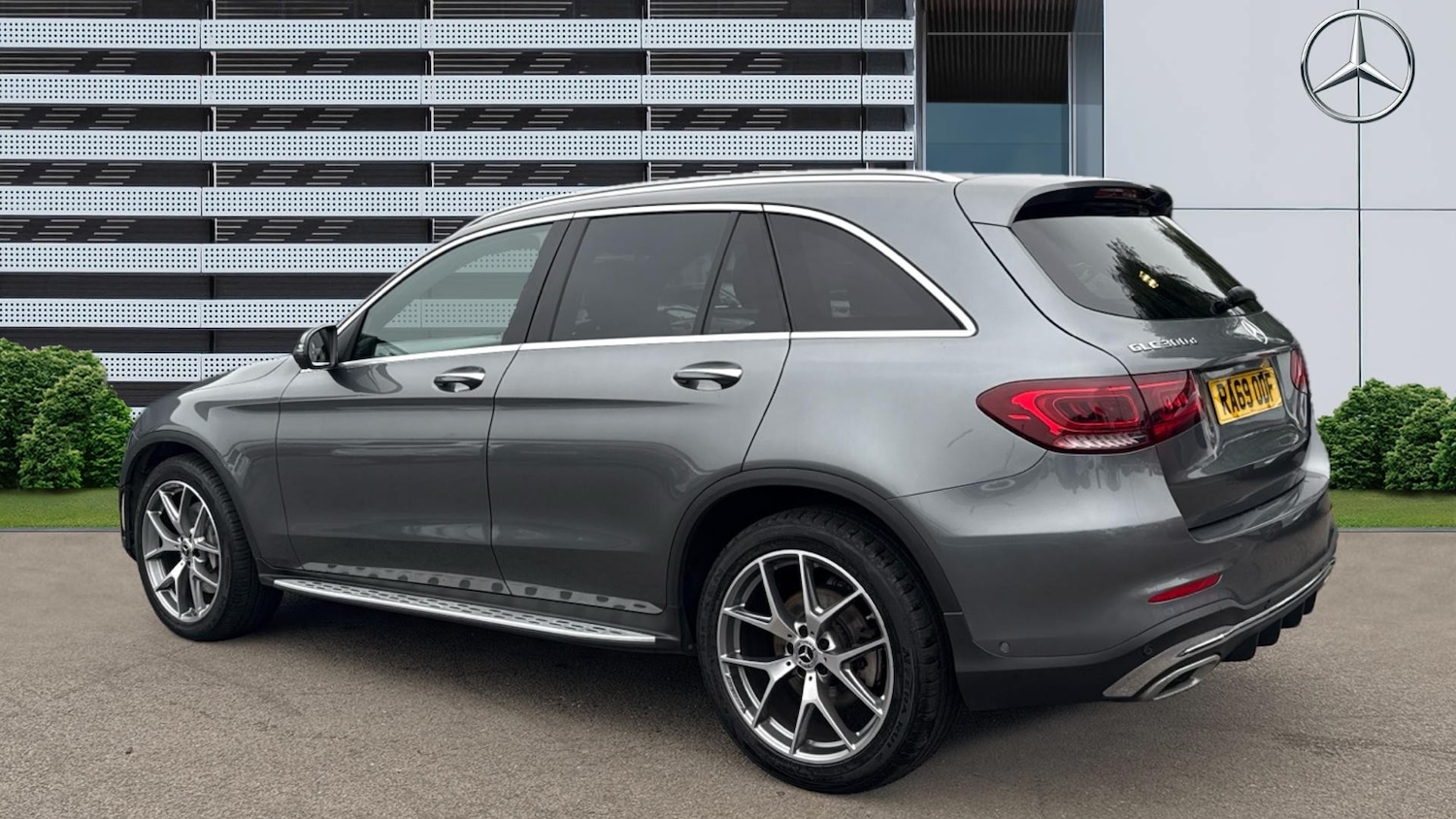 Used Mercedes-Benz GLC 2019 for sale - 76263189: Photo 2