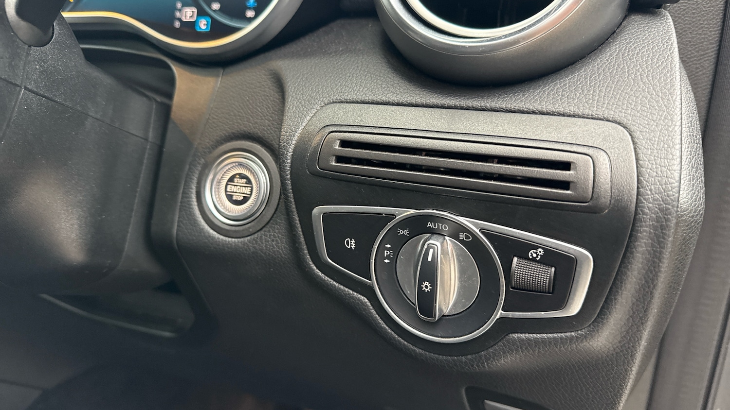 Used Mercedes-Benz GLC 2019 for sale - 76263189: Photo 34