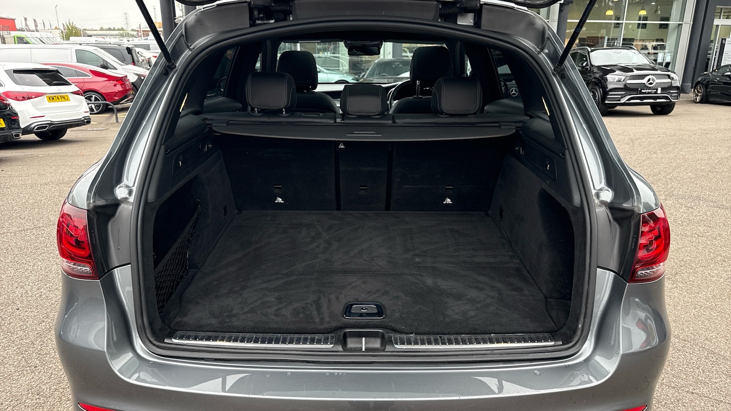 Used Mercedes-Benz GLC 2019 for sale - 76263189: Photo 4