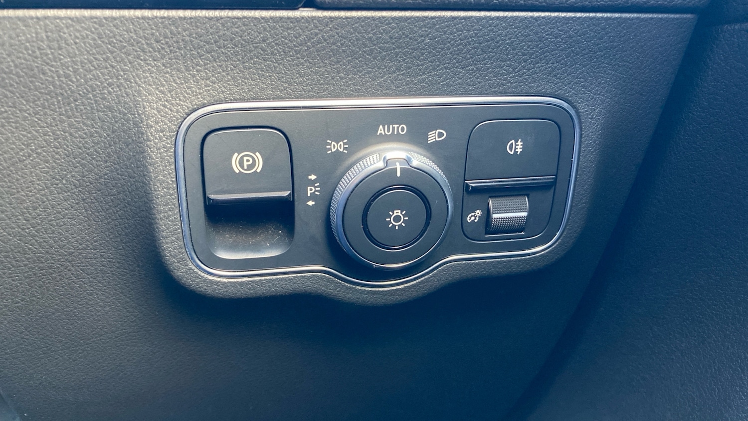 Used Mercedes-Benz GLA 2021 for sale - 77026032: Photo 24