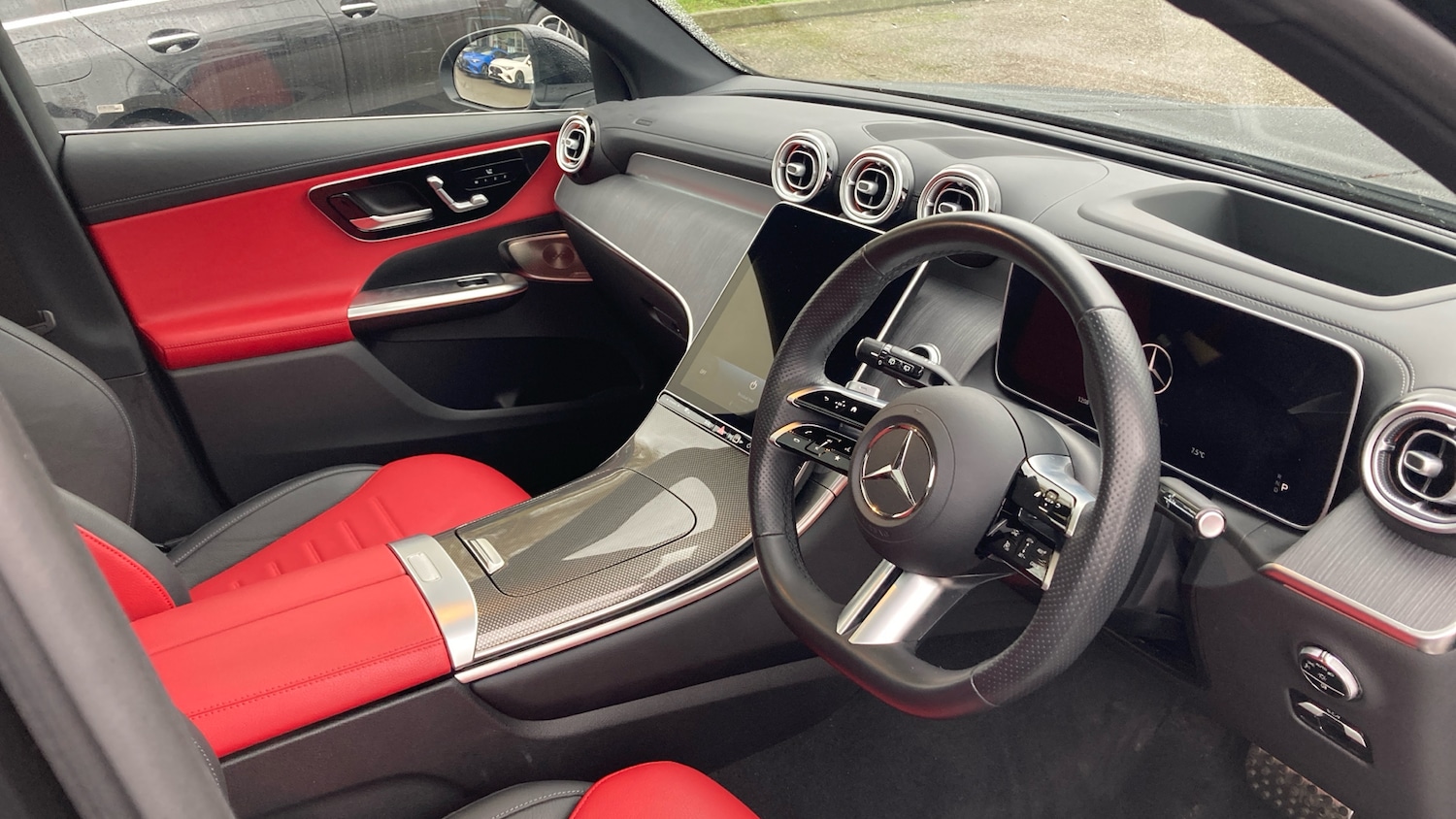 Used Mercedes-Benz GLC 2024 for sale - 77337526: Photo 11