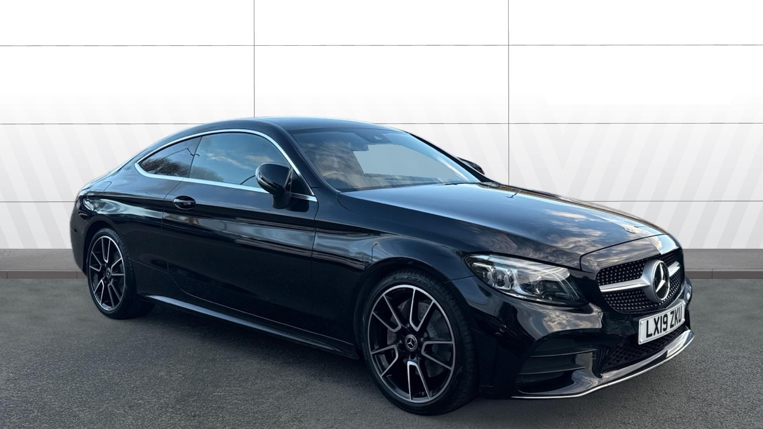 Used Mercedes-Benz C Class 2019 for sale - 76792855: Photo 1