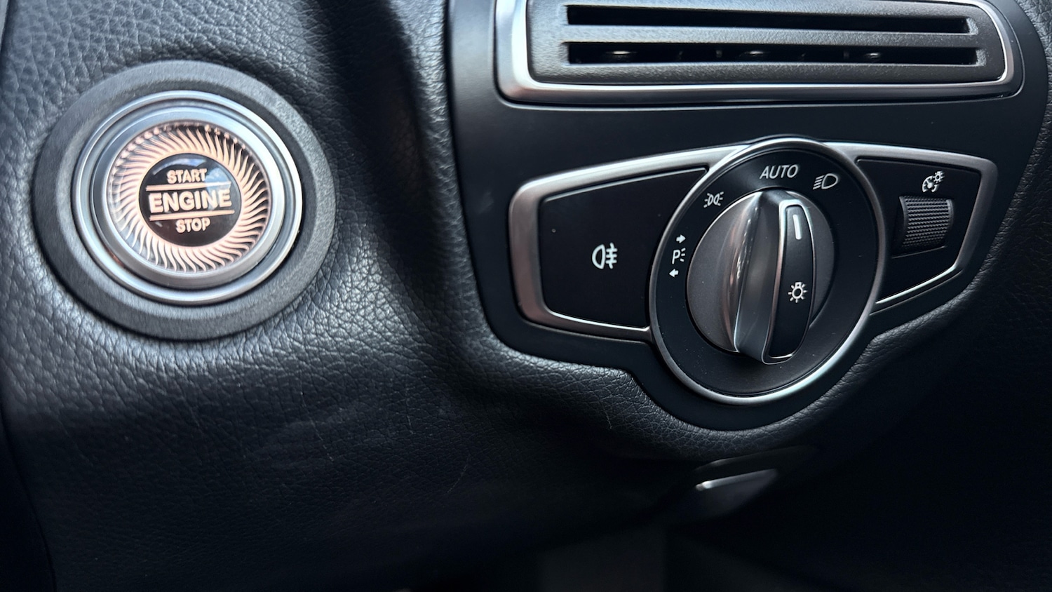 Used Mercedes-Benz C Class 2019 for sale - 76792855: Photo 33